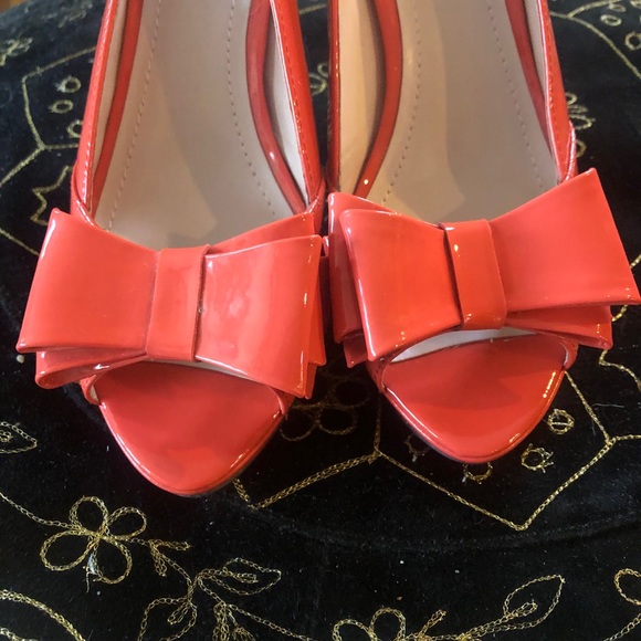 Vince Camuto 6.5 Sling Back Bow Heels Anisha Coral - Picture 2 of 9